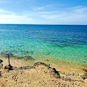 https://evelins-on-the-beach.comcaribbean.com